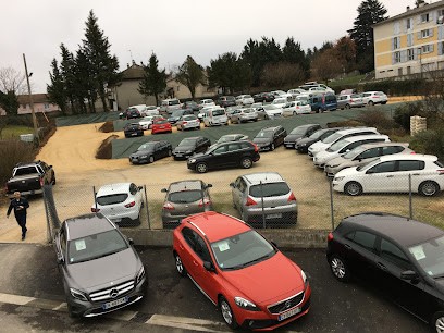 Multicar, Vendeur de Voitures d'Occasion à Saint-Quentin-Fallavier