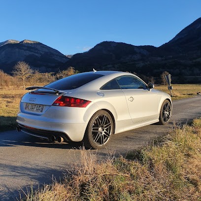 Om Motors, Vendeur de Voitures d'Occasion à Rousset